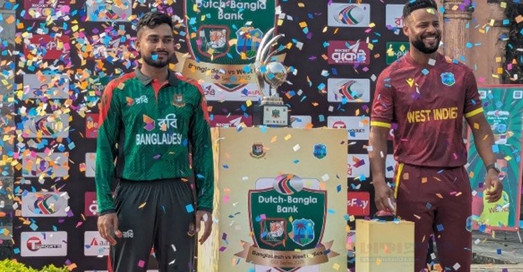 লালবাগ কেল্লায় বাংলাদেশ-ওয়েস্ট ইন্ডিজ সিরিজের ট্রফি উন্মোচন